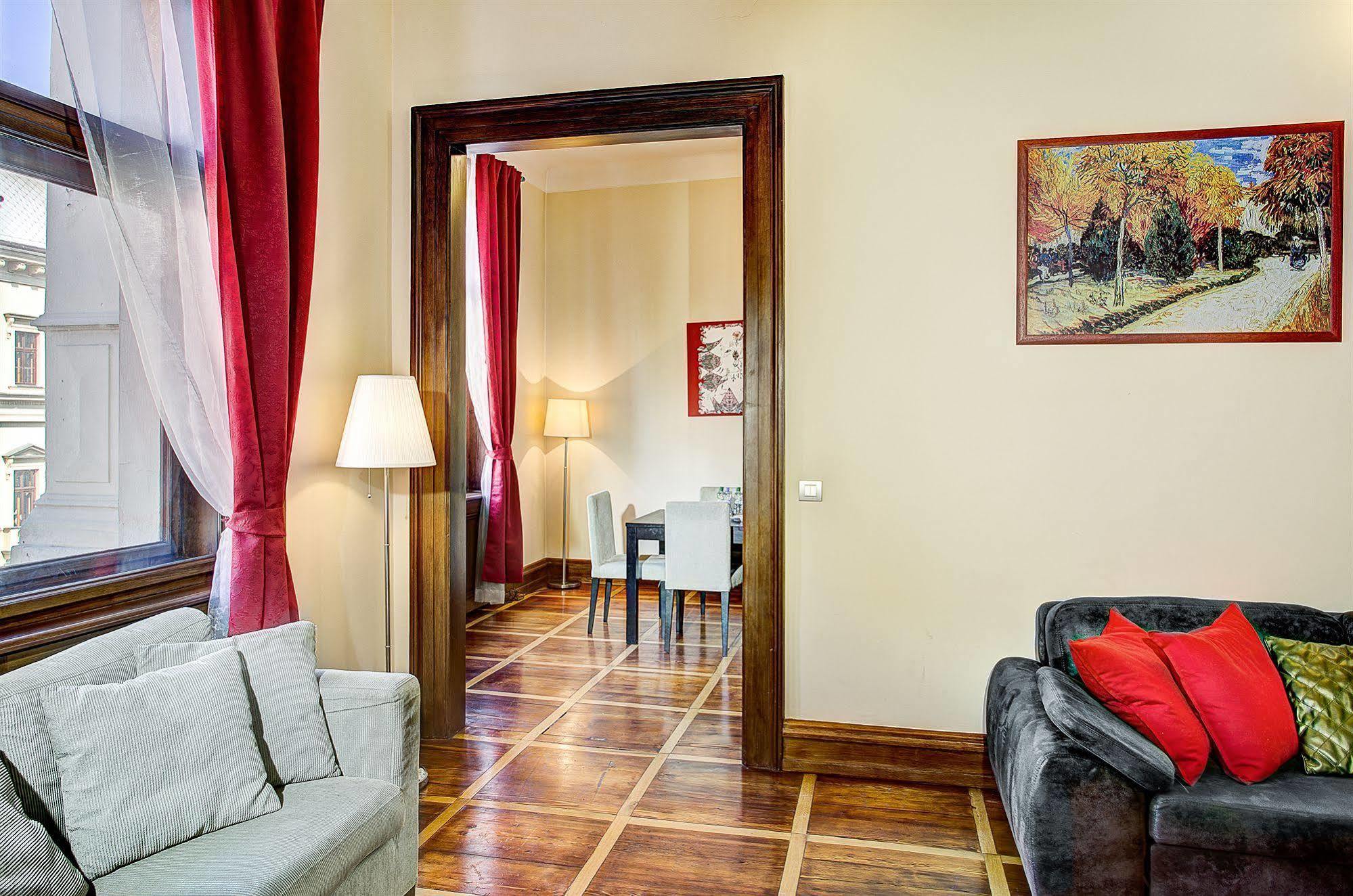 Art House By Adrez * Praag