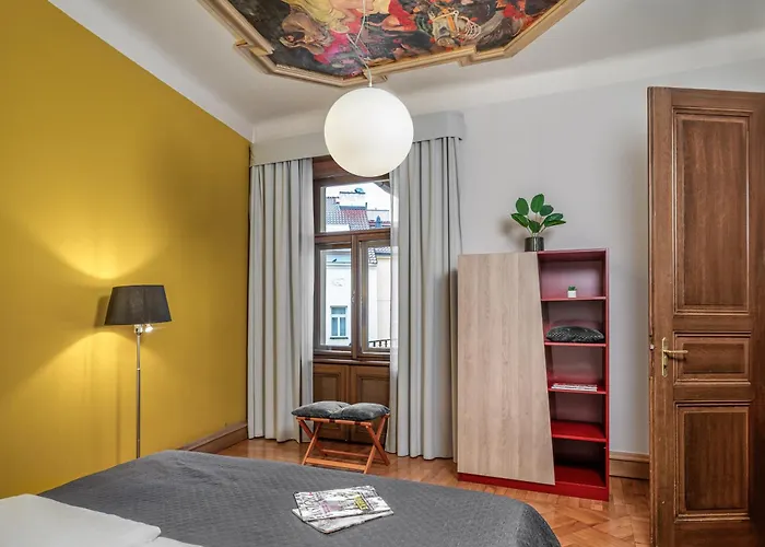 Art House Apartments By Adrez